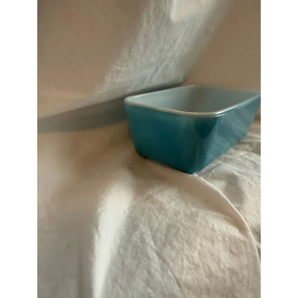 Vintage Pyrex Turquoise Blue Milk Glass Loaf Pan 525 Rectangular Baking Dish